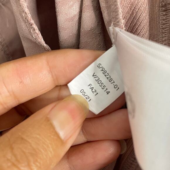 Athleta Textured Brooklyn Ankle Pants pink 24 - Picture 6 of 7